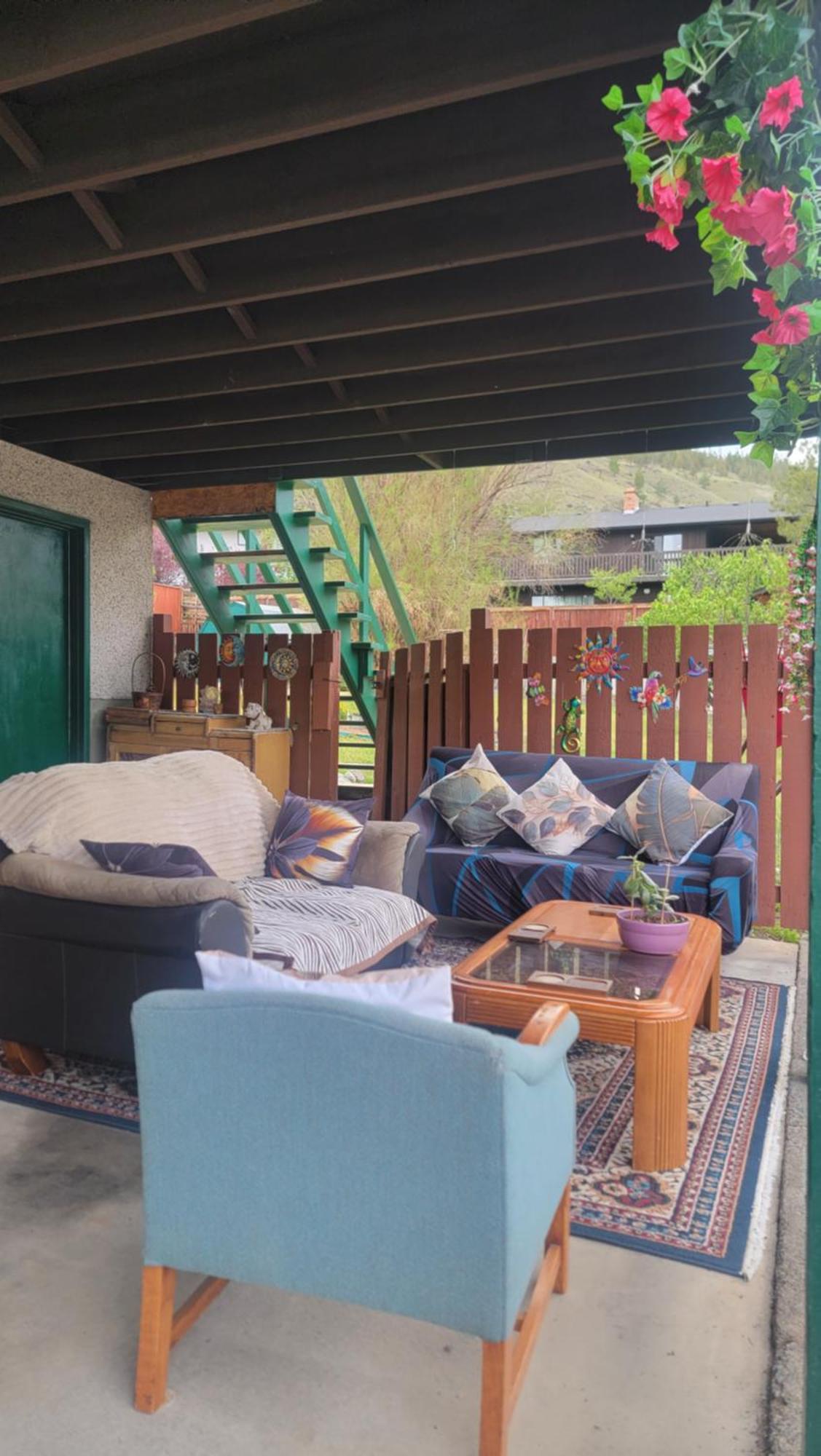 Charming - 2 Bedrooms Suite, 1 Full Bath & Family Room Kamloops Exterior foto